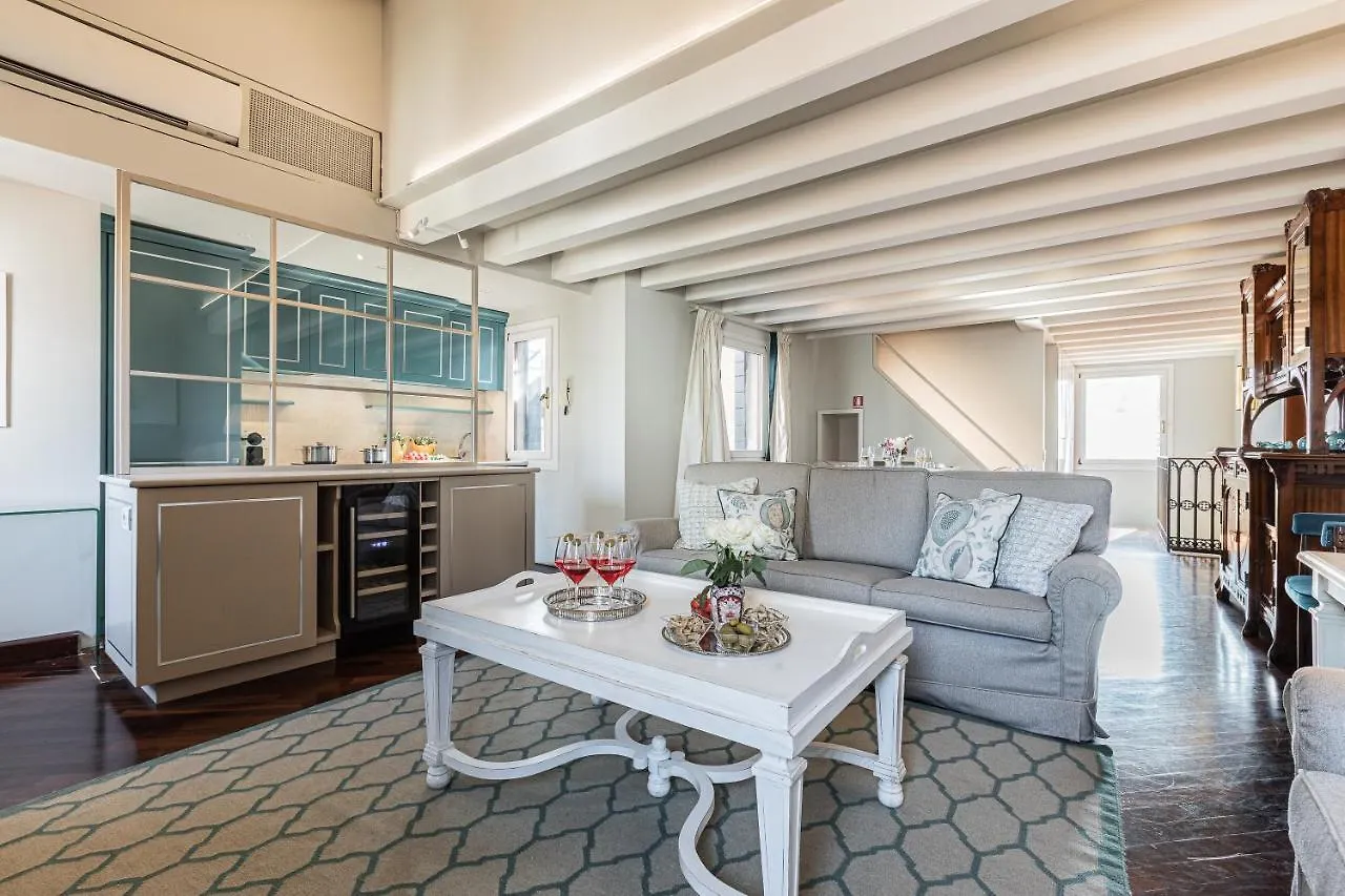 Ca' Della Luce Terrace Apartment Venice